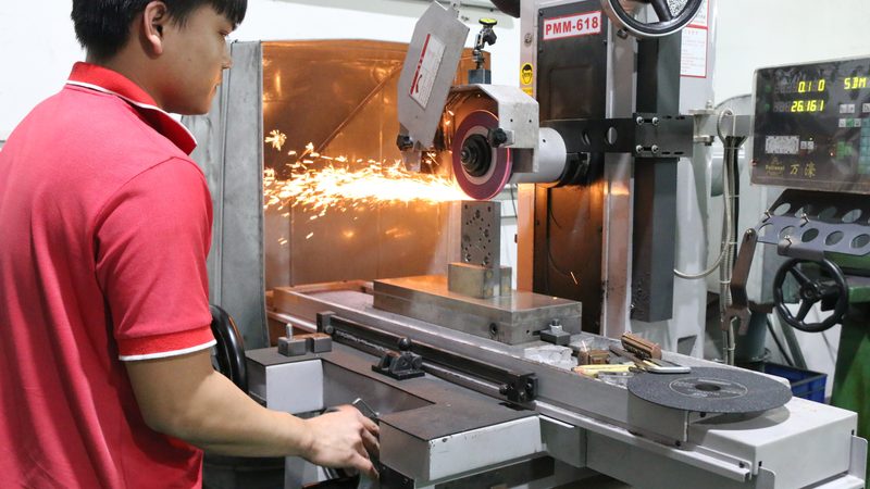 吹塑模具加工：揭秘河北吹塑模具加工公司的核心竞争力**