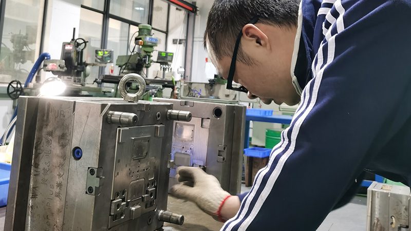 成都冲压模具代理加盟，需了解的关键要素